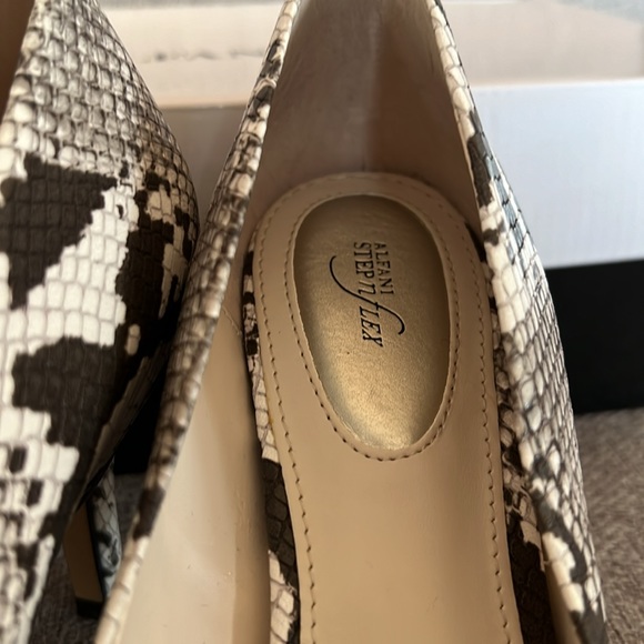 Alfani Snakeskin Heels - Never Worn - Picture 7 of 11